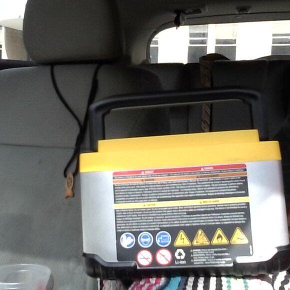 CHAMPION POWER EQUIPMENT Portable and Inverter Generator: 300 W Rated Watt, 600 - Picture 8 of 9